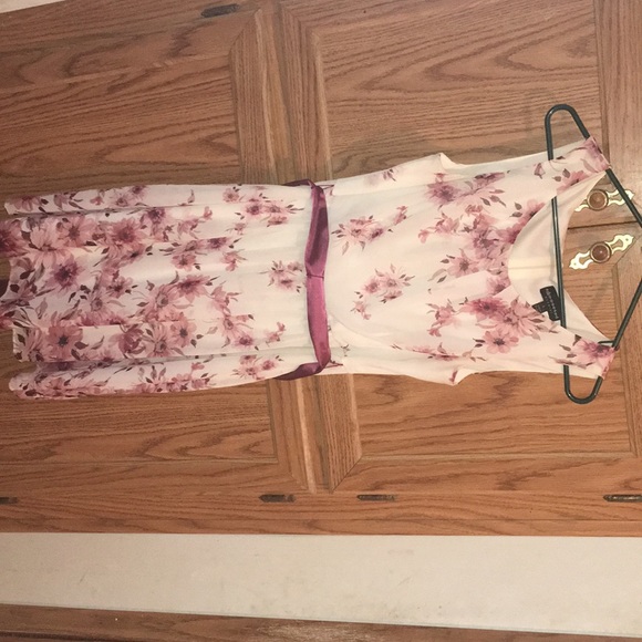 Dress - Picture 1 of 2